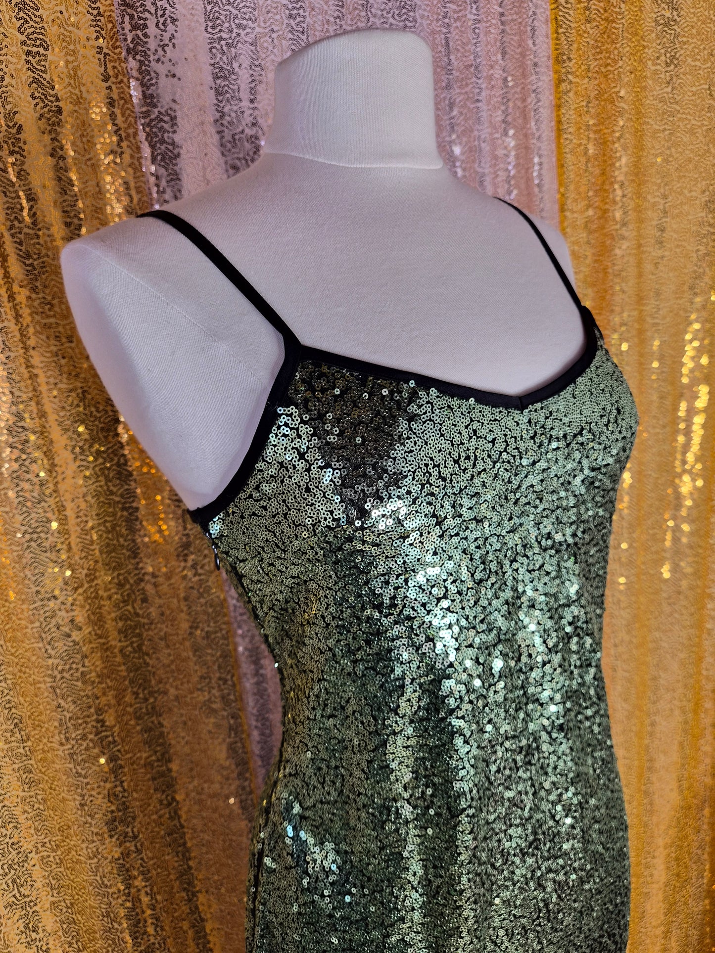 Robe longue à sequins verte